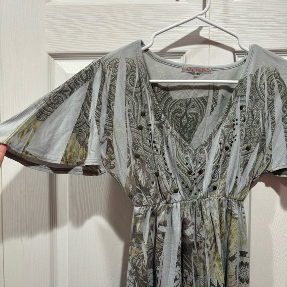 JULIE’S CLOSET Women’s Paisley Print Short Sleeve Tunic - gray/green, size S - Picture 2 of 4